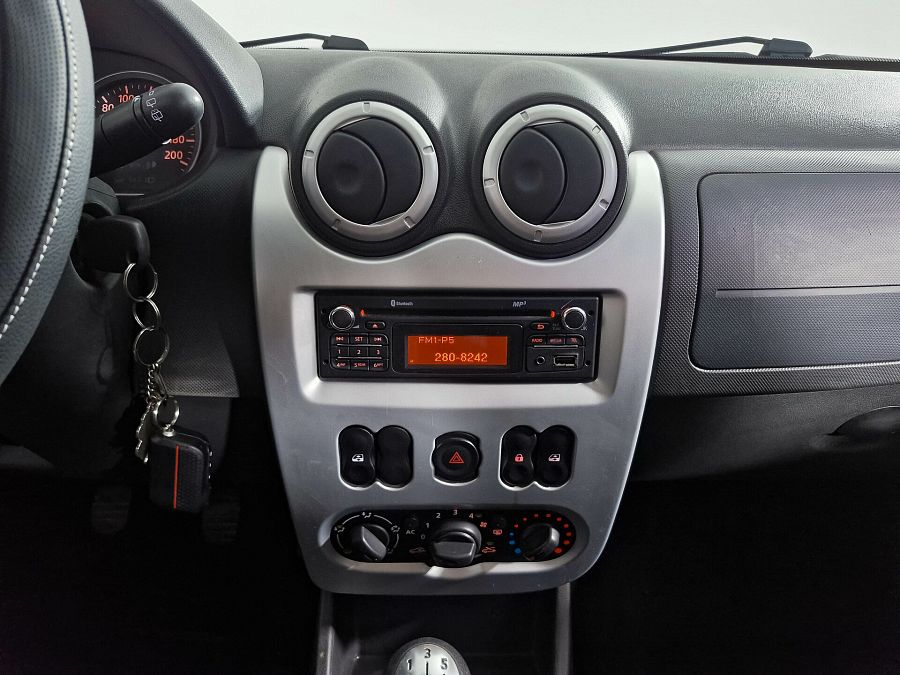 Renault Sandero 1.6 MT (84 л.с.), 2013 Renault Sandero 1.6 MT (84 л.с.), 2013