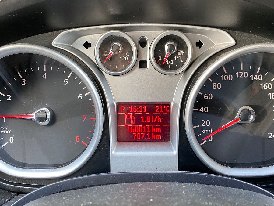 Ford Focus 1.6 AT (100 л.с.), 2011