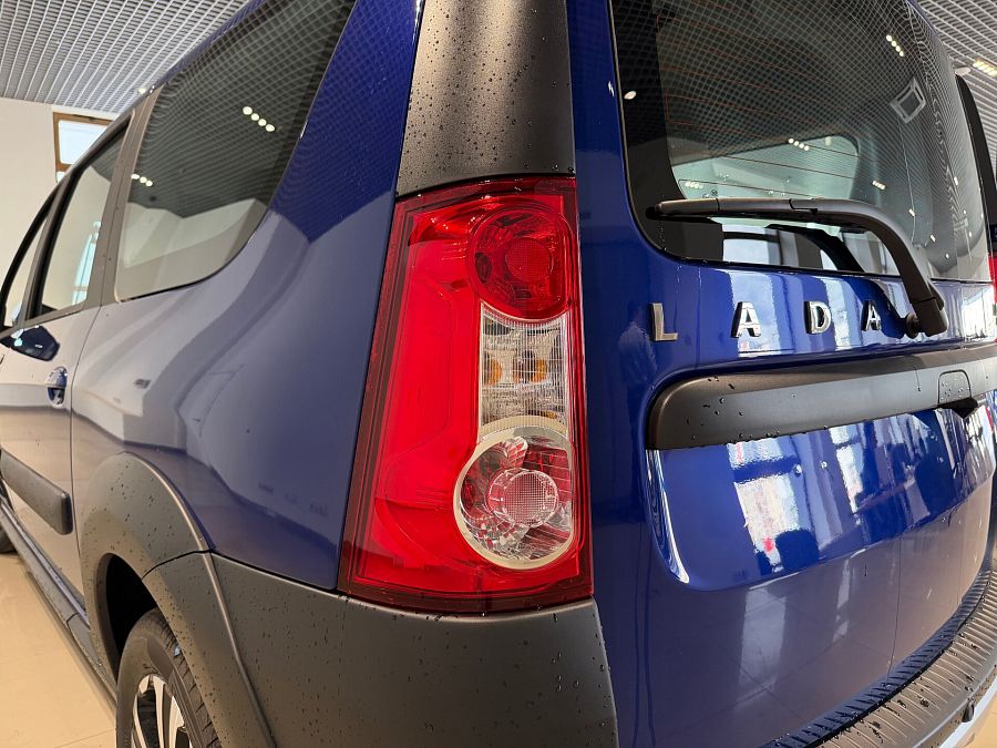 Lada (Ваз) Largus Cross 1.6 MT (106 л.с.), 2026