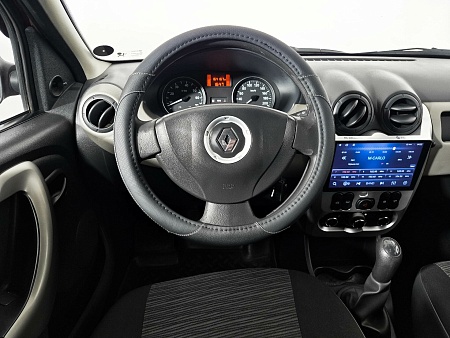 Renault Logan 1.4 MT (75 л.с.), 2010