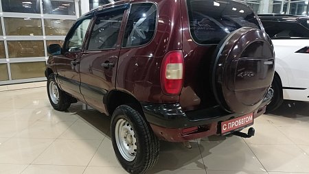 Chevrolet Niva 1.7 MT (80 л.с.) 4WD, 2004 — купить в Нижнем Новгороде