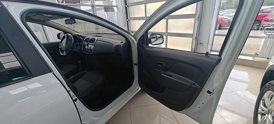 Renault Logan 1.6 MT (82 л.с.), 2016 Renault Logan 1.6 MT (82 л.с.), 2016