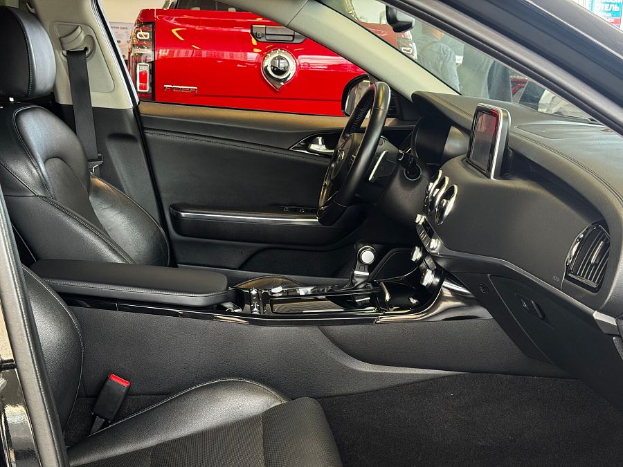 Kia Stinger 2.0 AT (247 л.с.) 4WD, 2018