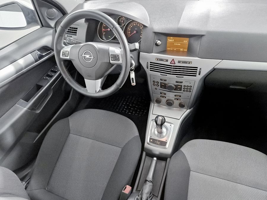 Opel Astra 1.6 AMT (115 л.с.), 2011 Opel Astra 1.6 AMT (115 л.с.), 2011