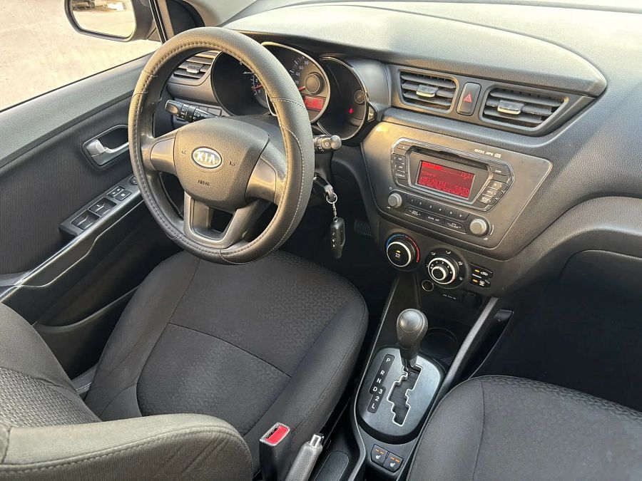 Kia Rio 4-speed 1.6 AT (123 л.с.), 2011