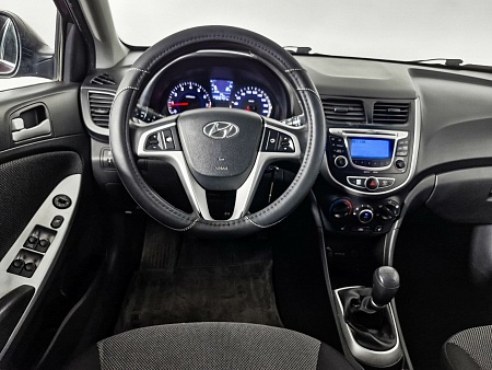Hyundai Solaris 1.6 MT (123 л.с.), 2012
