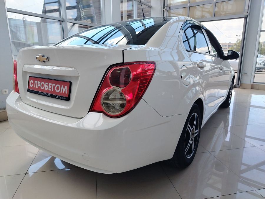 Chevrolet Aveo 1.6 MT (115 л.с.), 2014