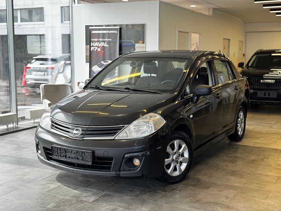 Nissan Tiida 1.6 MT (110 л.с.), 2010 Nissan Tiida 1.6 MT (110 л.с.), 2010