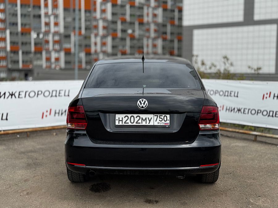 Volkswagen Polo 1.6 MT (105 л.с.), 2015