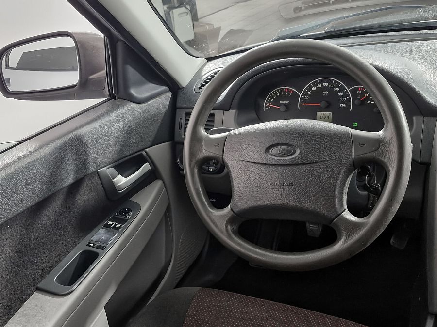 Lada (Ваз) Priora 1.6 MT (98 л.с.), 2010