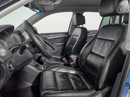 Volkswagen Tiguan 2.0 AT (170 л.с.) 4WD, 2011 — купить в Нижнем Новгороде