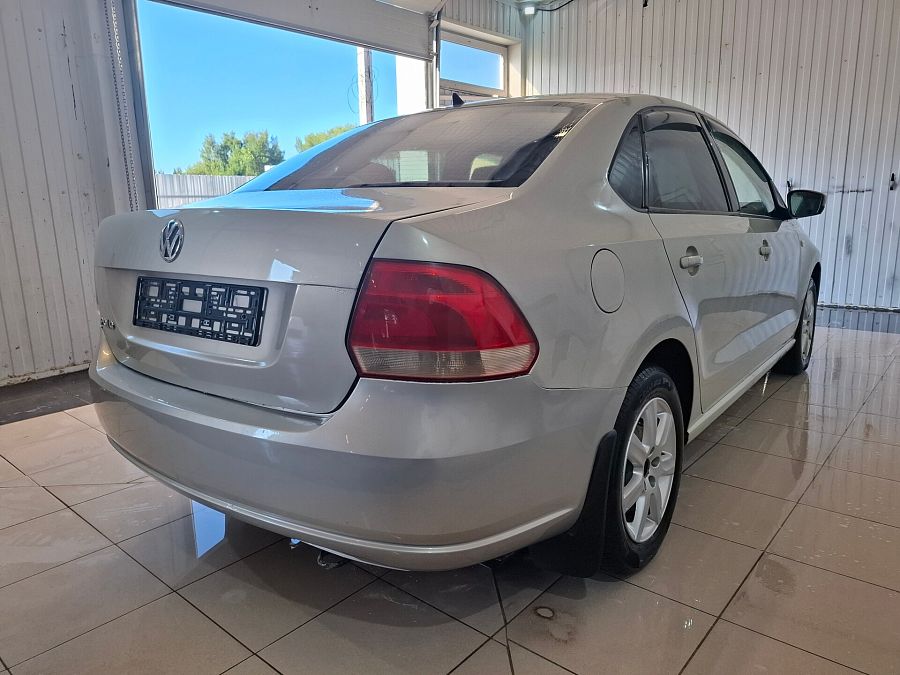 Volkswagen Polo 1.6 AT (105 л.с.), 2012