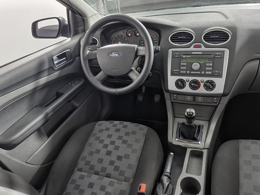 Ford Focus 1.6 MT (100 л.с.), 2005