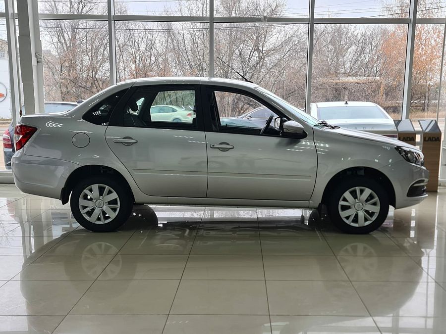 Lada (Ваз) Granta 1.6 MT (90 л.с.), 2026 Lada (Ваз) Granta 1.6 MT (90 л.с.), 2026
