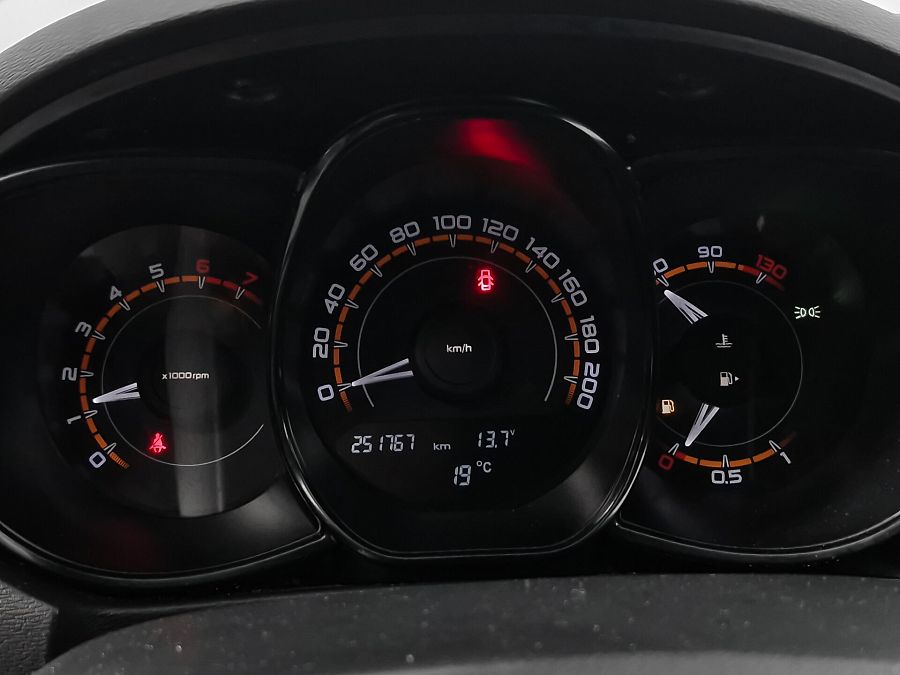Lada (Ваз) Vesta 1.6 MT (106 л.с.), 2017