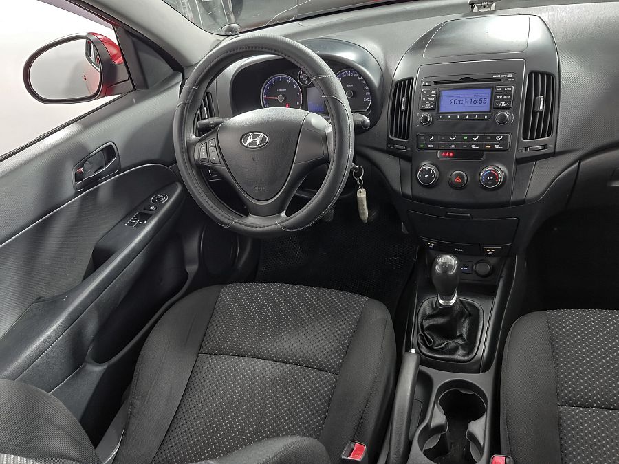 Hyundai i30 1.4 MT (109 л.с.), 2010
