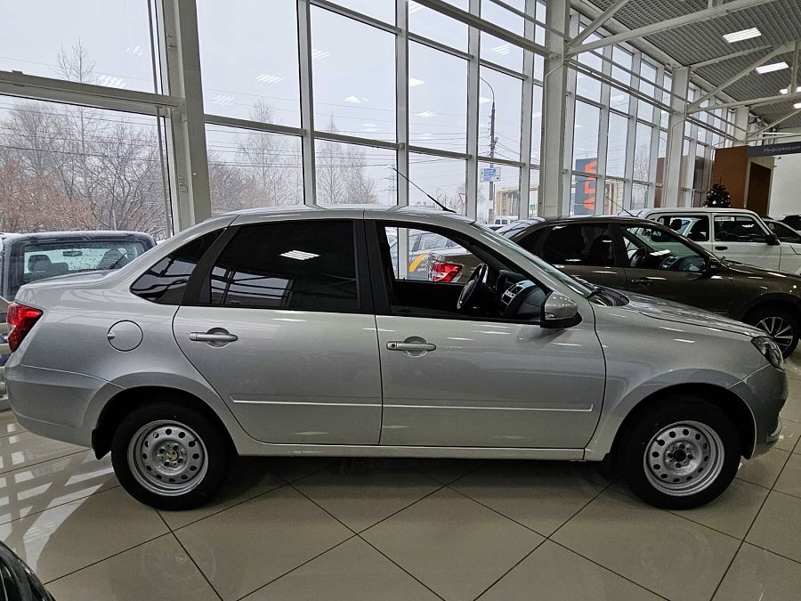 Lada (Ваз) Granta 1.6 MT (106 л.с.), 2026