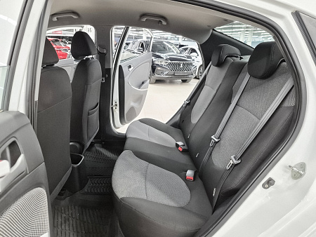 Hyundai Solaris 1.6 AT (123 л.с.), 2014 Hyundai Solaris 1.6 AT (123 л.с.), 2014 — купить в Нижнем Новгороде