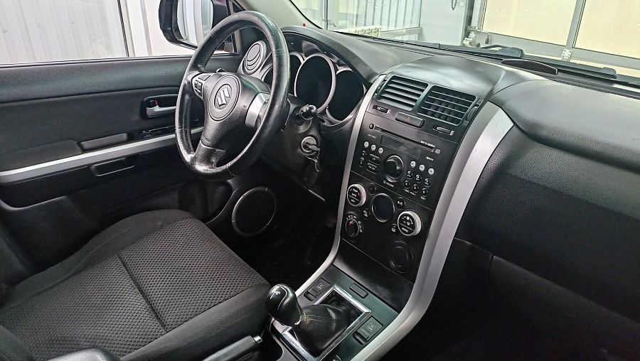 Suzuki Grand Vitara 2.0 MT (140 л.с.) 4WD, 2011 Suzuki Grand Vitara 2.0 MT (140 л.с.) 4WD, 2011