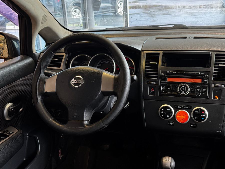 Nissan Tiida 1.6 MT (110 л.с.), 2010 Nissan Tiida 1.6 MT (110 л.с.), 2010