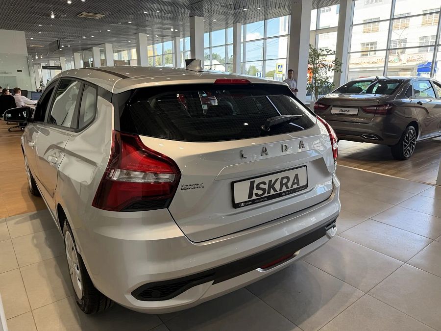 Lada (Ваз) Iskra SW 1.6 MT (106 л.с.), 2026