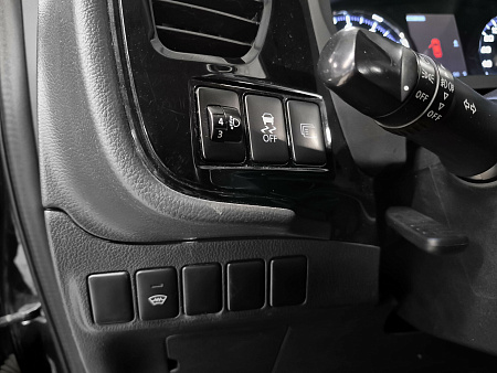 Mitsubishi Outlander 2.0 CVT (146 л.с.) 4WD, 2016 — купить в Нижнем Новгороде