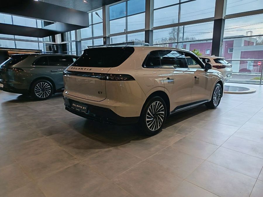 Exeed Exlantix ET 1.5hyb AT (469 л.с.) 4WD, 2026