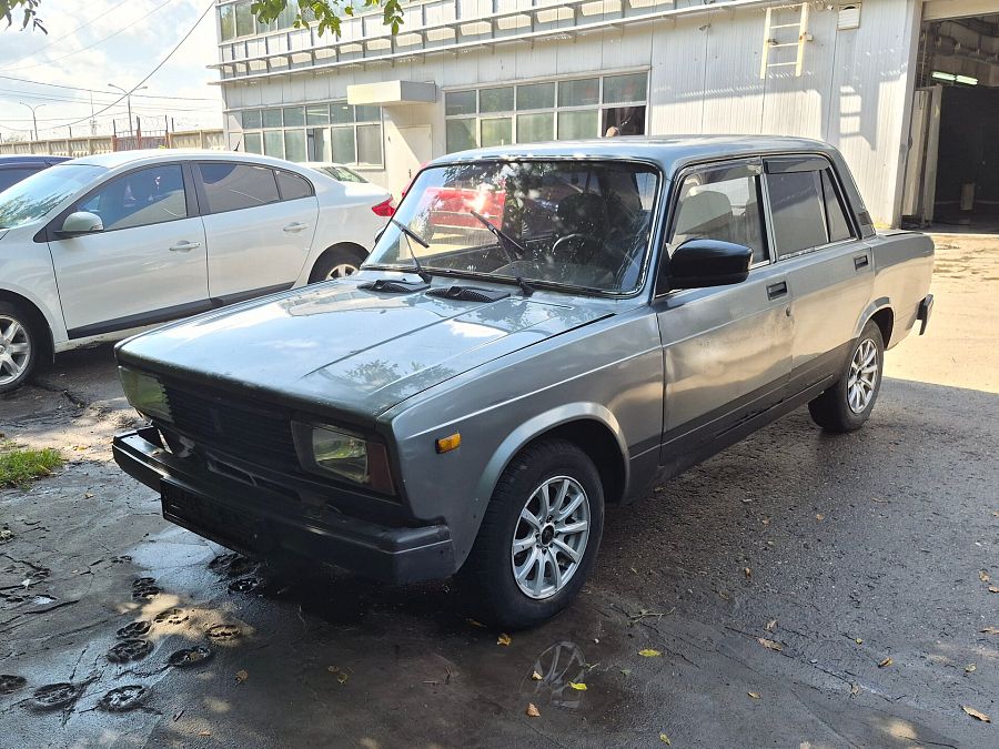 Lada (Ваз) 2105 1.6 MT (73 л.с.), 2010 Lada (Ваз) 2105 1.6 MT (73 л.с.), 2010