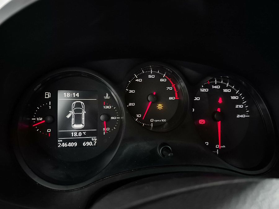 SEAT Leon 1.2 MT (105 л.с.), 2012