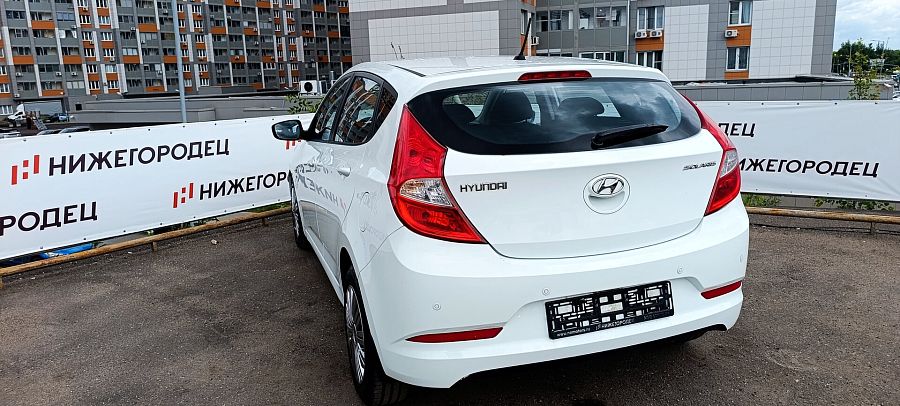 Hyundai Solaris 1.6 AT (123 л.с.), 2015