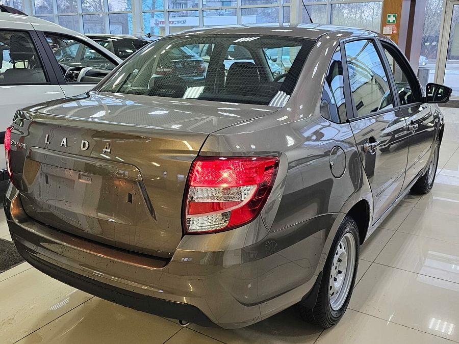 Lada (Ваз) Granta 1.6 MT (90 л.с.), 2026