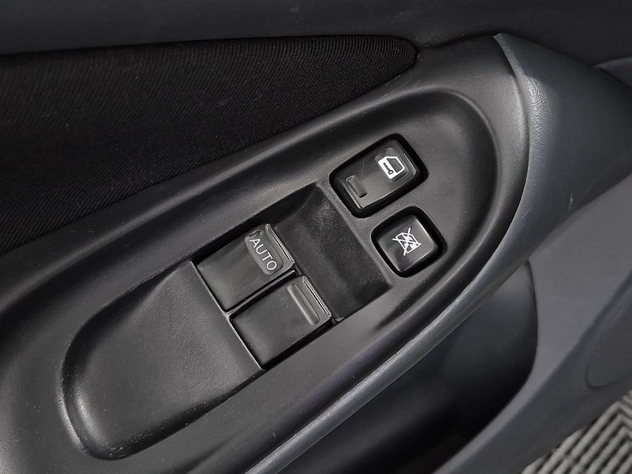 Nissan Almera 1.5 MT (98 л.с.), 2005