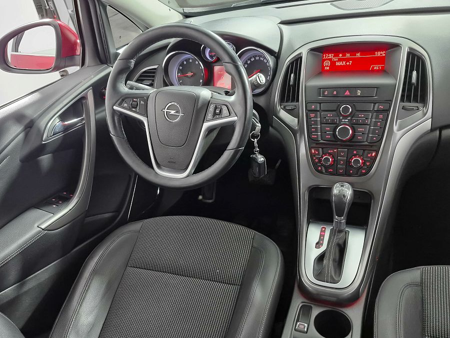 Opel Astra 1.6 AT (115 л.с.), 2011