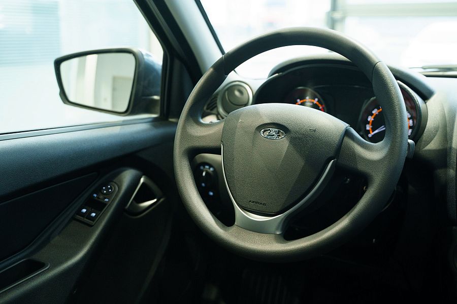 Lada (Ваз) Granta 1.6 MT (106 л.с.), 2026