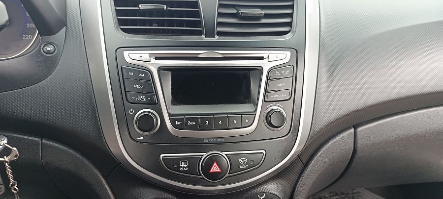 Hyundai Solaris 1.6 AT (123 л.с.), 2015