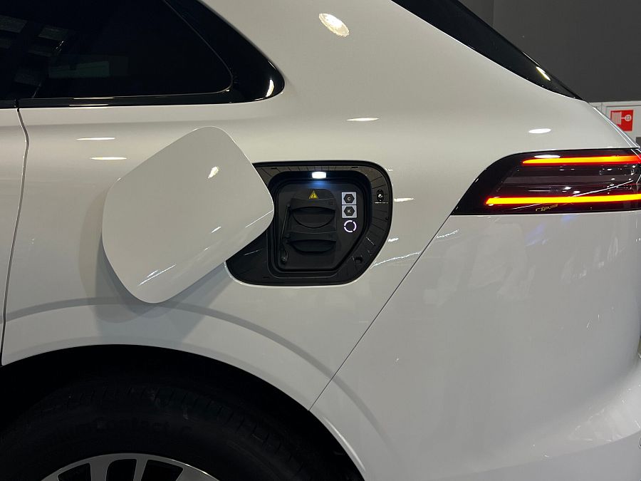 Exeed Exlantix ET 1.5hyb AT (469 л.с.) 4WD, 2025
