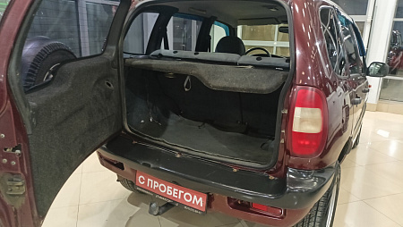 Chevrolet Niva 1.7 MT (80 л.с.) 4WD, 2004 — купить в Нижнем Новгороде