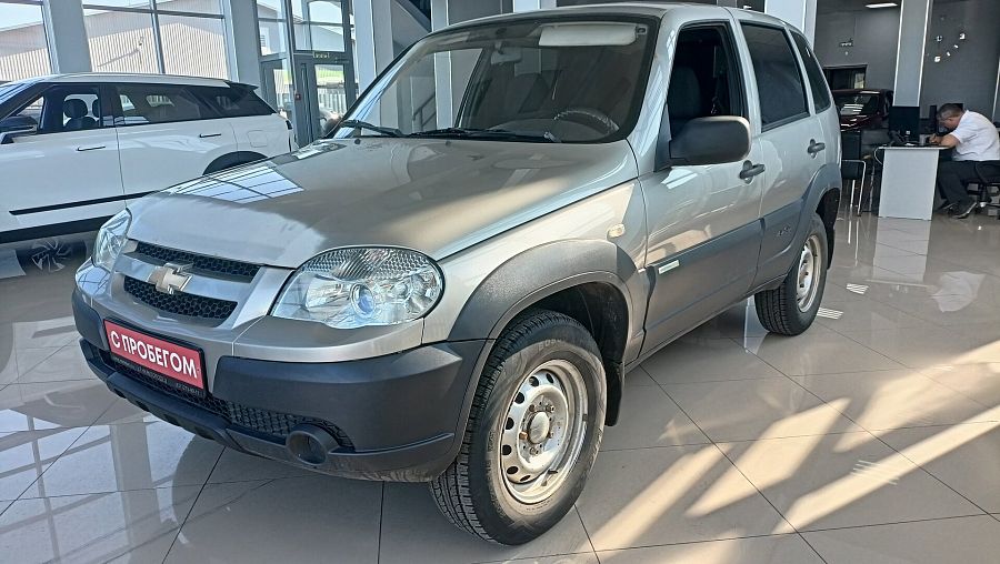 Chevrolet Niva 1.7 MT (80 л.с.) 4WD, 2013