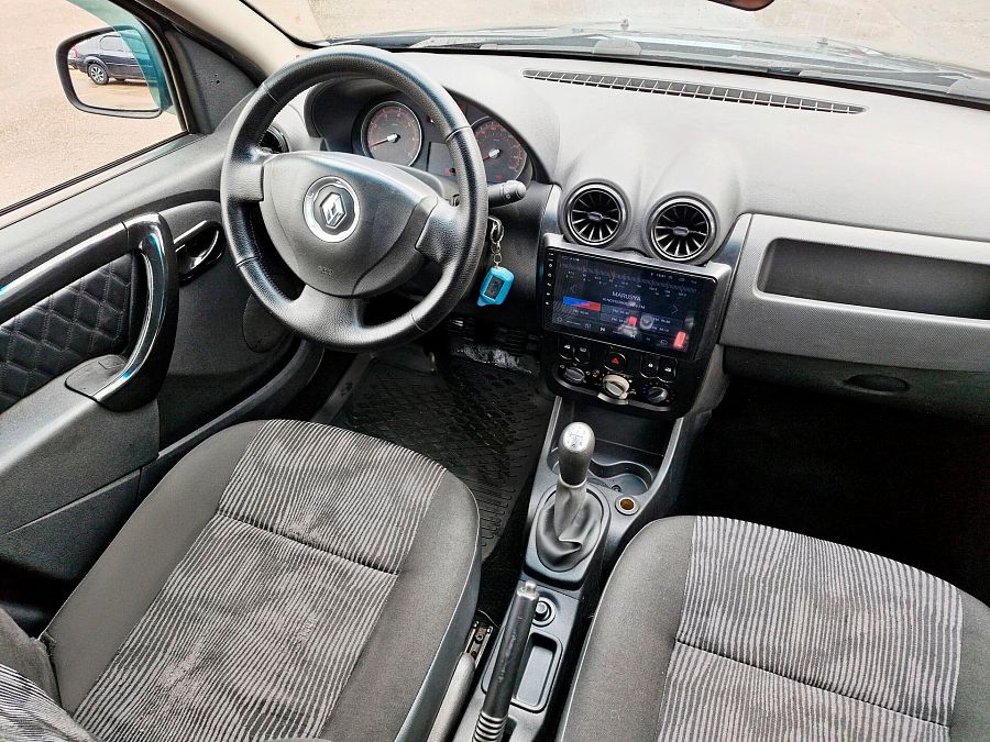 Renault Sandero 1.6 MT (84 л.с.), 2010 Renault Sandero 1.6 MT (84 л.с.), 2010