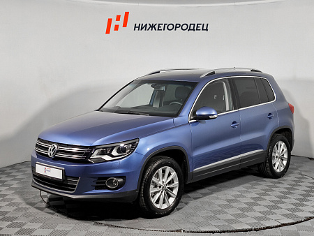 Volkswagen Tiguan 2.0 AT (170 л.с.) 4WD, 2011 — купить в Нижнем Новгороде