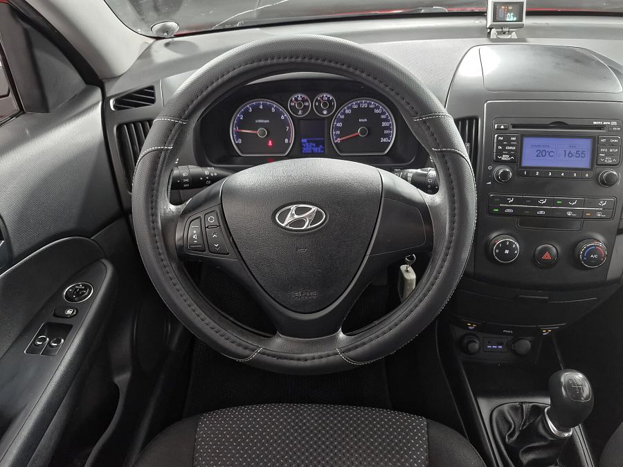 Hyundai i30 1.4 MT (109 л.с.), 2010