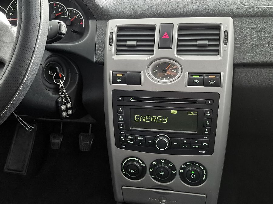 Lada (Ваз) Priora 1.6 MT (98 л.с.), 2012 Lada (Ваз) Priora 1.6 MT (98 л.с.), 2012