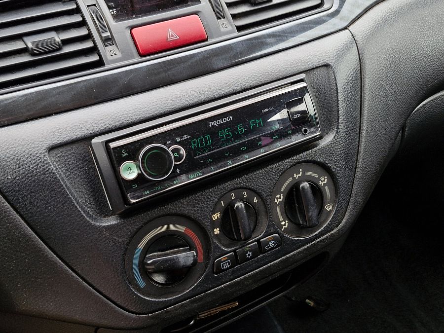 Mitsubishi Lancer 1.6 MT (98 л.с.), 2004