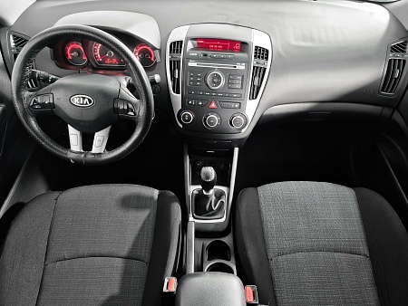 Kia Ceed 1.6 MT (122 л.с.), 2010