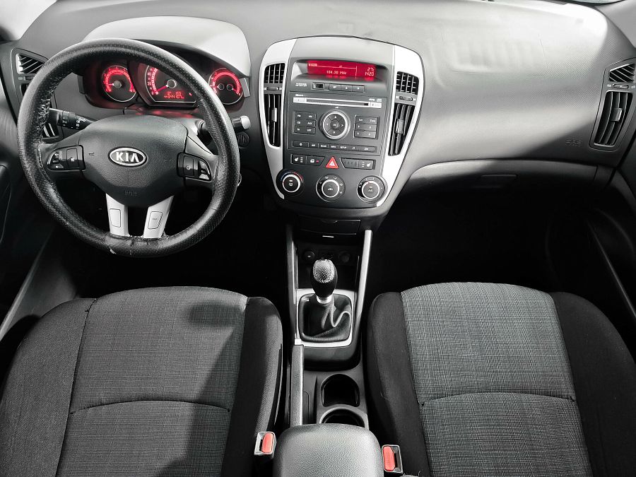 Kia Ceed 1.6 MT (122 л.с.), 2010 Kia Ceed 1.6 MT (122 л.с.), 2010