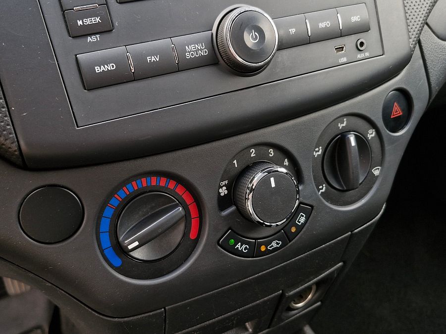 Chevrolet Aveo 1.4 MT (101 л.с.), 2010