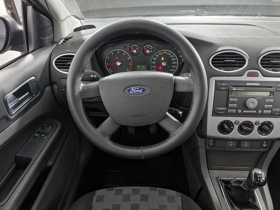 Ford Focus 1.6 MT (100 л.с.), 2005
