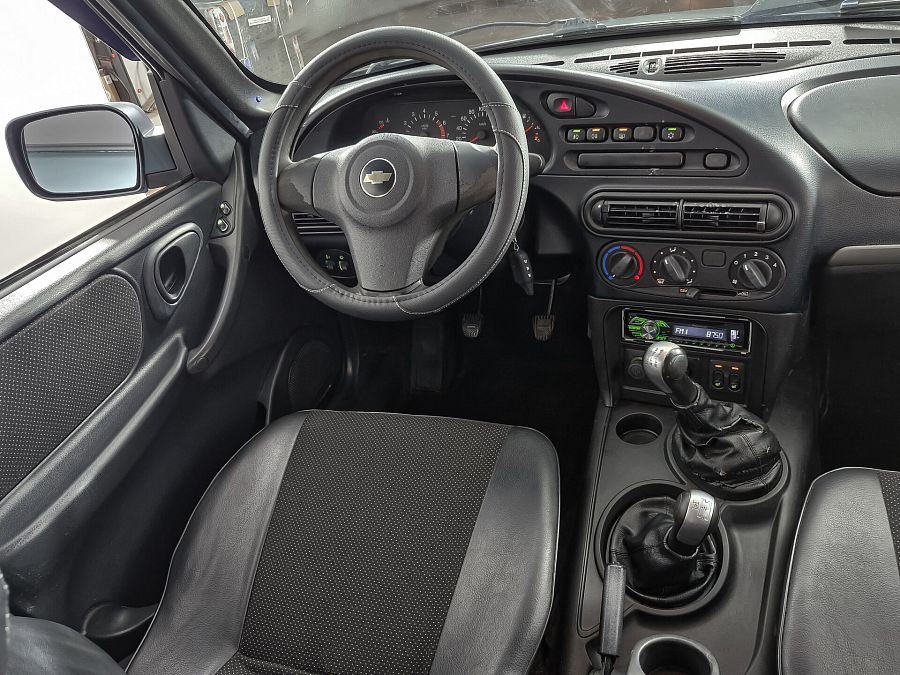Chevrolet Niva 1.7 MT (80 л.с.) 4WD, 2011 Chevrolet Niva 1.7 MT (80 л.с.) 4WD, 2011