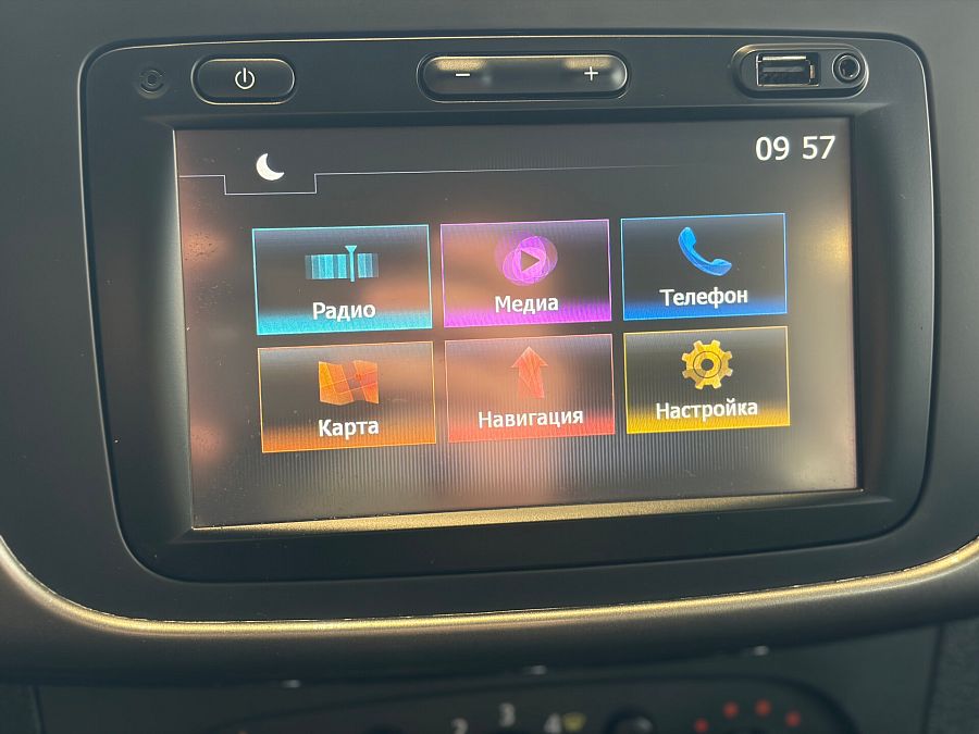 Renault Sandero Stepway 1.6 MT (82 л.с.), 2018 Renault Sandero Stepway 1.6 MT (82 л.с.), 2018