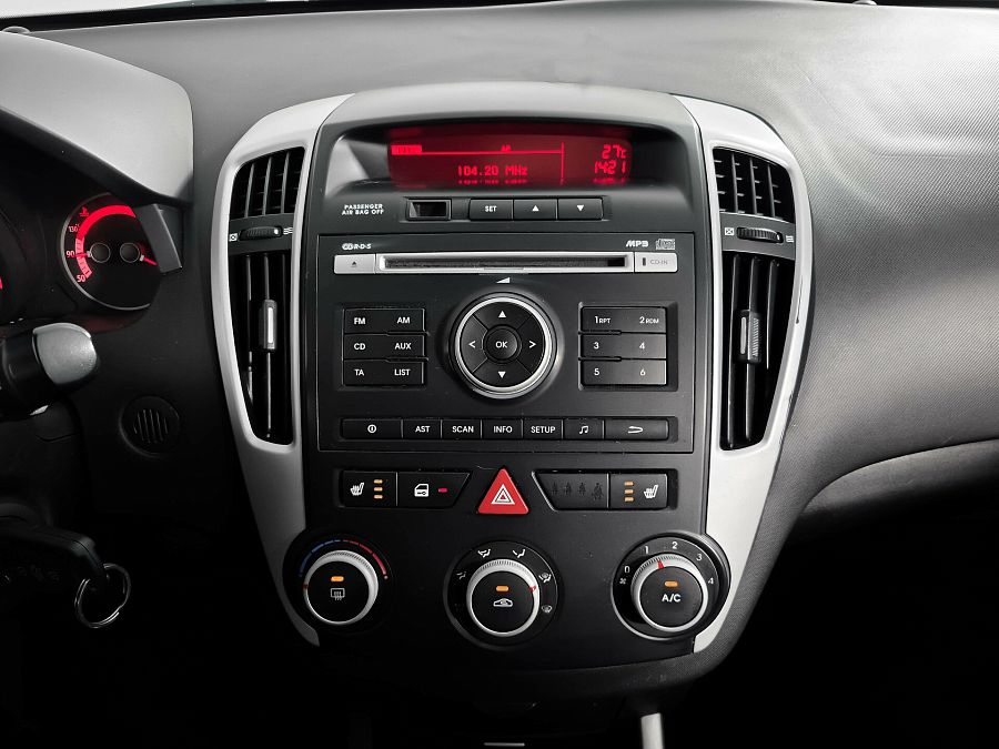 Kia Ceed 1.6 MT (122 л.с.), 2010 Kia Ceed 1.6 MT (122 л.с.), 2010